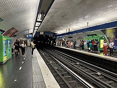 Quais de la ligne 6.