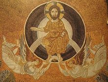 Dessin montrant un homme habillé d'une robe et auréolé, lequel est soutenu par deux anges.