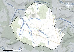 Carte en couleur présentant le réseau hydrographique de la commune