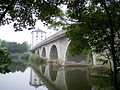 Vieux pont de Lahn avec tour