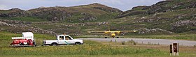 Le décollage d'un Britten-Norman Islander de la piste de Colonsay.