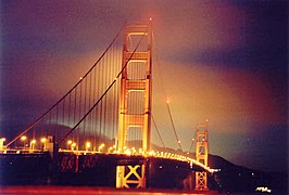 Golden Gate Bridge, uno de los más famosos, y récord de longitud del vano central durante muchos años. San Francisco (California)