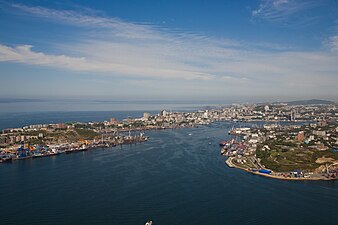 金角灣、艾格舍利特半島和東面的高爾多賓那半島