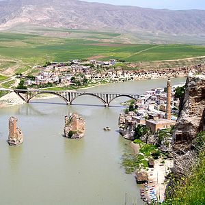 Vista do Rio Tigre em Hasankeyf