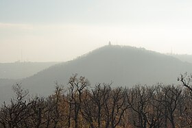 János-hegy vu des pentes du Nagy-Hárs-hegy.