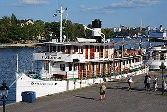 M/S Wilhelm Tham vid Skeppsbron i Stockholm