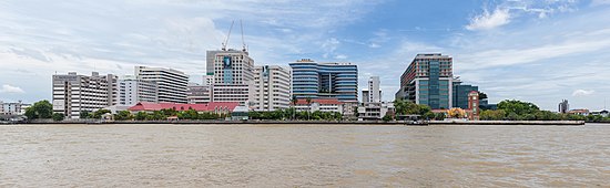 Siriraj_Hospital-Pano.jpg