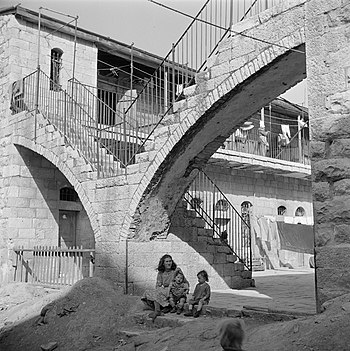 גרמי מדרגות בשכונת מאה שערים, 1948
