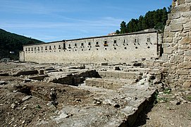 Dormitorio, dependencias y ruinas del claustro de la abadía de Tarouca.