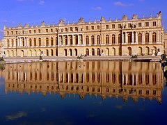 Le château de Versailles, chef-d’œuvre de l’architecture classique ou baroque[345] du XVIIe siècle.