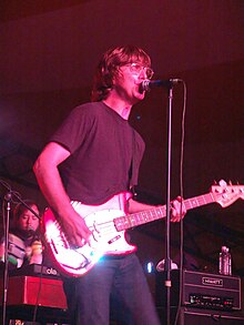 Murphy performing with Sloan in 2007