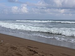 Dalakit Beach, Pacific waves