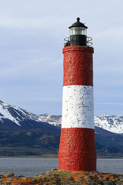 Faro del fin del mundo — vuurtoren aan het einde van de wereld — op Isla de los Estados, Argentinië.