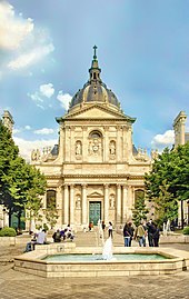 Façade ouest depuis la place de la Sorbonne.