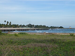 Bord de mer et pavillons