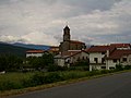 Johannes-der-Täufer-Kirche im Dorfzentrum