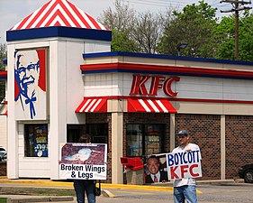 Betogers voor 'n KFC-restaurant in Amerika