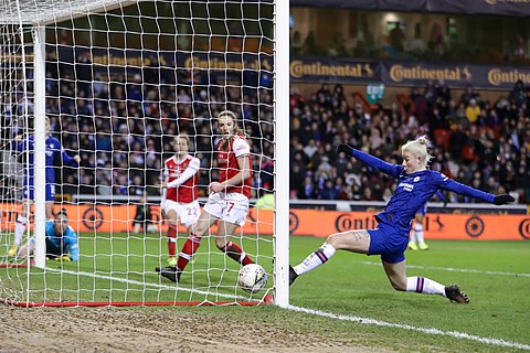 Chelsea striker Bethany England scoring the winning goal in the team's 2-1 win against Arsenal at the 2019–20 FA Women's League Cup, February 29, 2020.