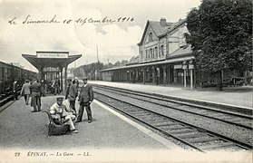 Quais de la gare dans les années 1910.