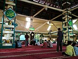 L'intérieur d'une mosquée à Sungai Penuh