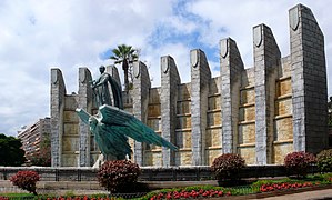 Monumento del Ángel, inaugurado en 1966, obra de Juan de Ávalos