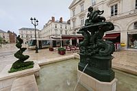 Orléans, fontaine de la place Sainte-Croix.