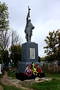 Monument aux morts des combattants du front de 1943, classé[5].