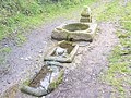 La fontaine située en contrebas de la chapelle Saint-Gildas.