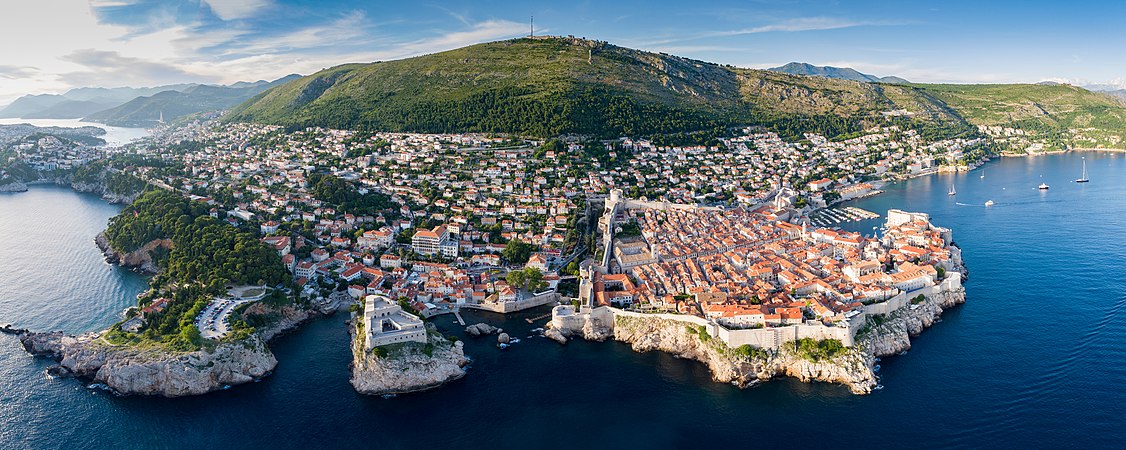 Dubrovnik, by Chensiyuan (edited by Bammesk)