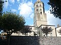 Église du XIIIe siècle plusieurs fois détruite pendant les guerres de Religion.