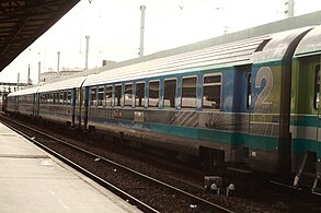 Voitures Téoz de 2e classe à Paris-Gare-de-Lyon.