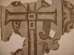 Détail d'une mosaïque représentant une croix chrétienne au musée national du Bardo (Tunisie)