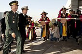 Army General Lee Sang-Eui, chairman of the Joint Chiefs of Staff welcomes US Navy Admiral Michael Mullen, chairman of the Joint Chiefs of Staff