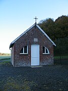 Chapelle près du terrain de tennis.