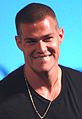 Greg Finley interpreta Tony Woodward