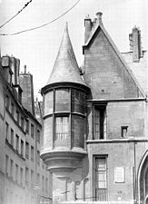 Hôtel de Sens : la tourelle en 1892.