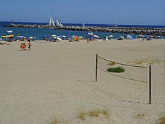 La plage naturiste près de l'entrée Nord de Port Leucate.