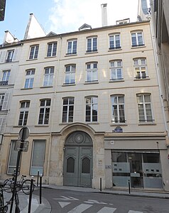 6 rue de Beauregard, hôtel XVIIIe siècle (non classé).