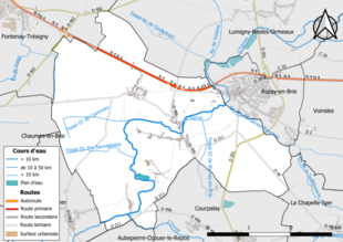 Carte en couleur présentant le réseau hydrographique de la commune