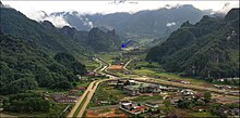 Chao Anouvong Cave location is in Anouvong district, Xiengkhouang (present-day Xaisomboun) province, Laos.