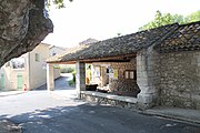 Le lavoir de la place de l'église.