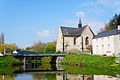 Le canal de Nantes à Brest et la chapelle Notre-Dame-de-Bonne-Encontre.