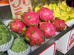 Dragon fruit for sale in Taiwan