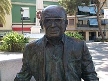 Bronze statue representing Vicent Andrés Estellés located in Emilio Castelar square, in Burjassot