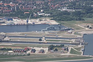 Luftbild der Seeschleuse Wilhelmshaven von Süden her