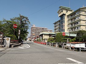 石和温泉