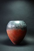 Ovoid Naqada I (Amratian) black-topped terracotta vase, (c. 3800–3500 BC)