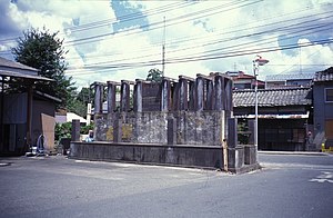 山鹿駅前の鉄道記念碑