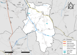 Carte en couleur présentant le réseau hydrographique de la commune