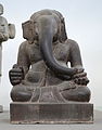 Le Ganesh assis de Mi-sön, Viêt Nam, VIIe siècle et VIIIe siècle, musée de la Sculpture cham, Da Nang.